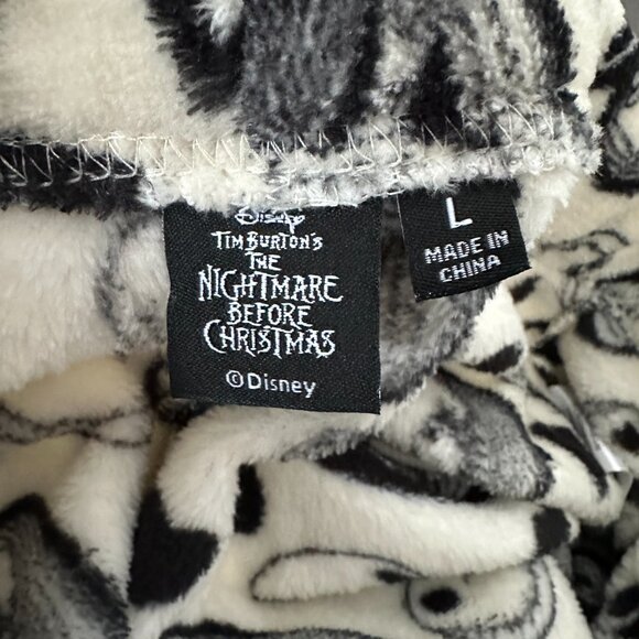 Disney Women's Nightmare Before Christmas Large Fleece Sleep Shorts NWOT - Picture 5 of 9